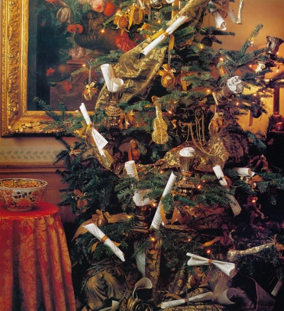 Baroque Christmas. Awaken the senses using the fragrance of pine mingling with the spice of traditional orange pomanders, together they will give the air a heavenly scent.