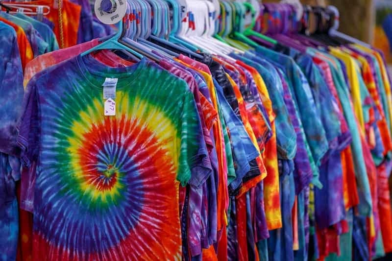 tie-dyeing